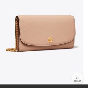 Tory Burch Robinson Pebbled Chain Wallet/Crossbody. Color Goan Sand